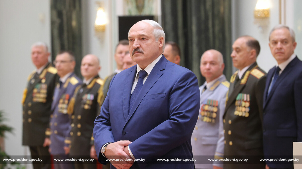 Лукашенко: началась террористическая атака на Беларусь