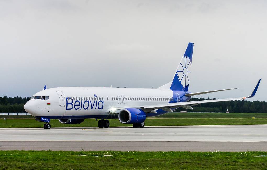 Самолет «Белавиа» экстренно приземлился в Домодедово на одном двигателе