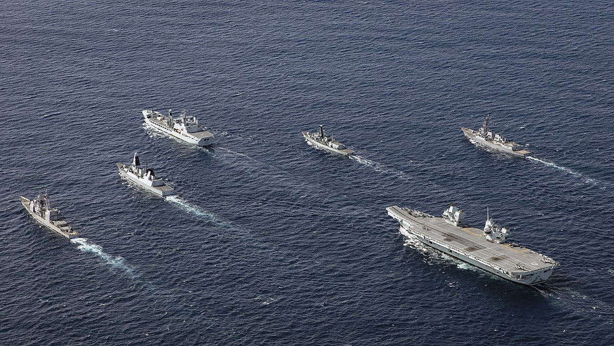 Нас не запугать: Британия заявила, что её военные корабли войдут в Южно-Китайское море, несмотря на реакцию КНР
