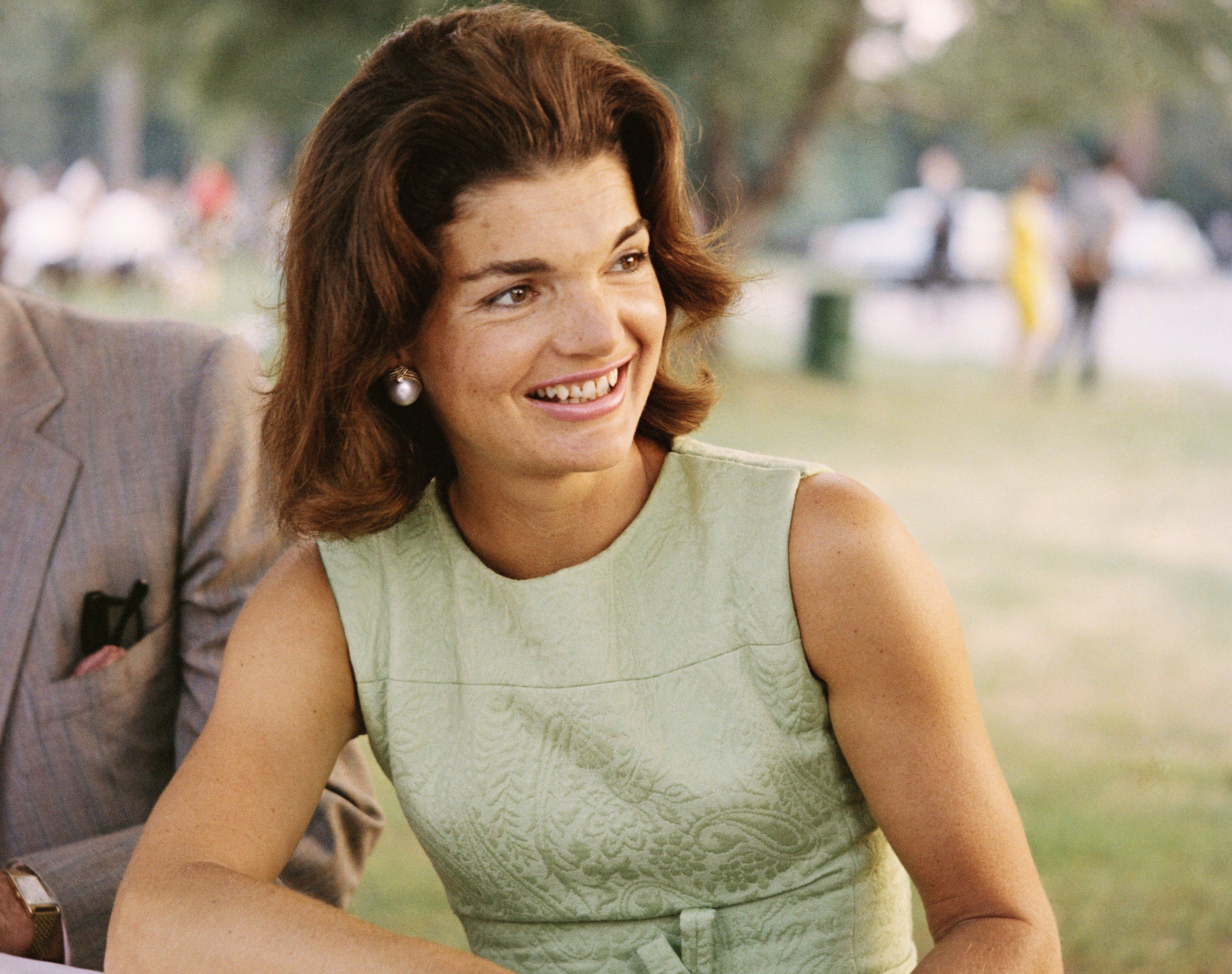 Идеальные наряды и неидеальный брак. Какой была жизнь Жаклин Кеннеди (фото)