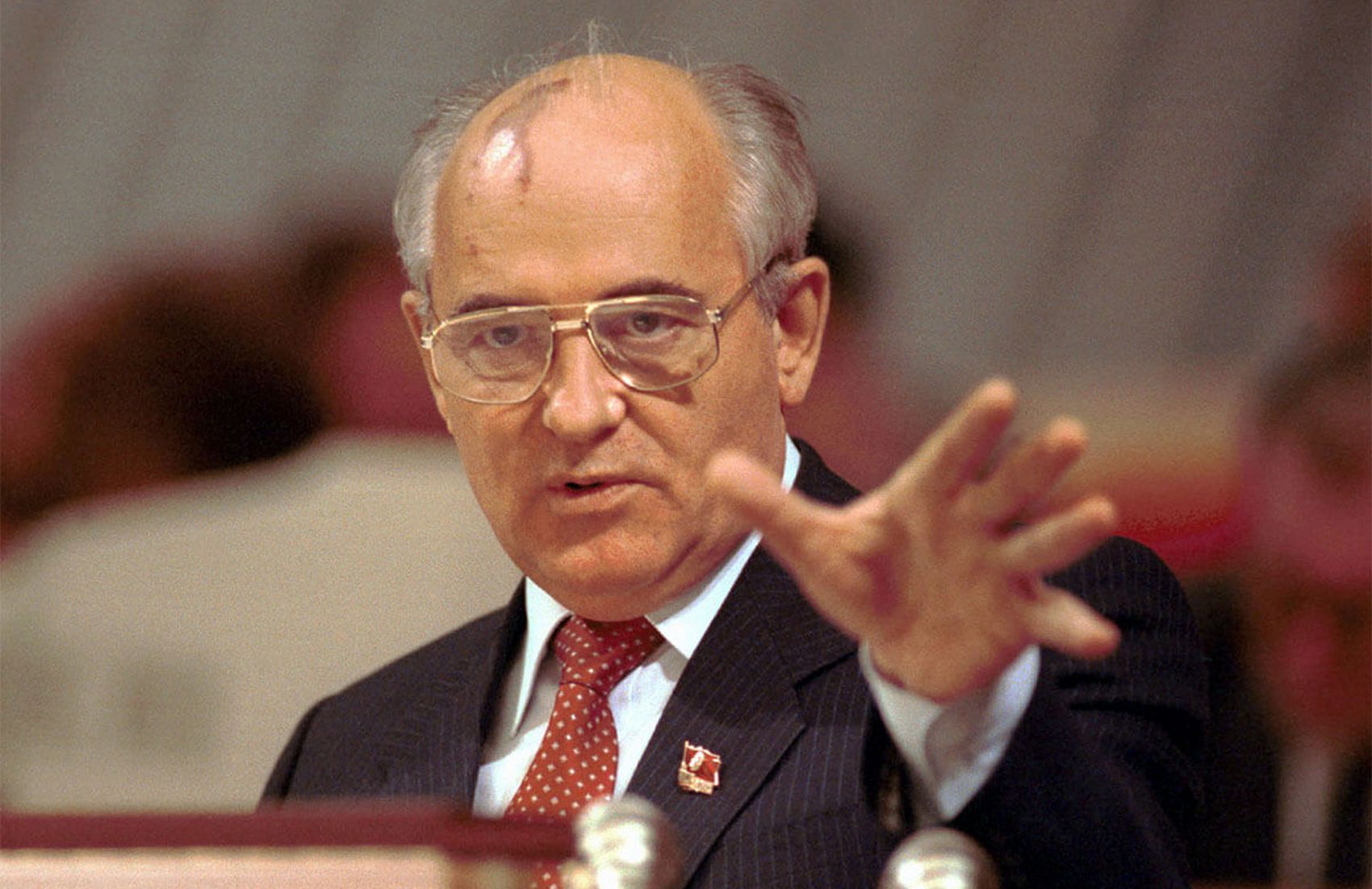 Горбачёв заявил о необходимости полной ликвидации ядерного оружия