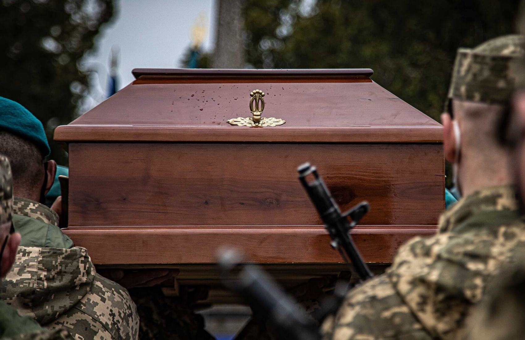Рада изменила порядок похорон военнослужащих