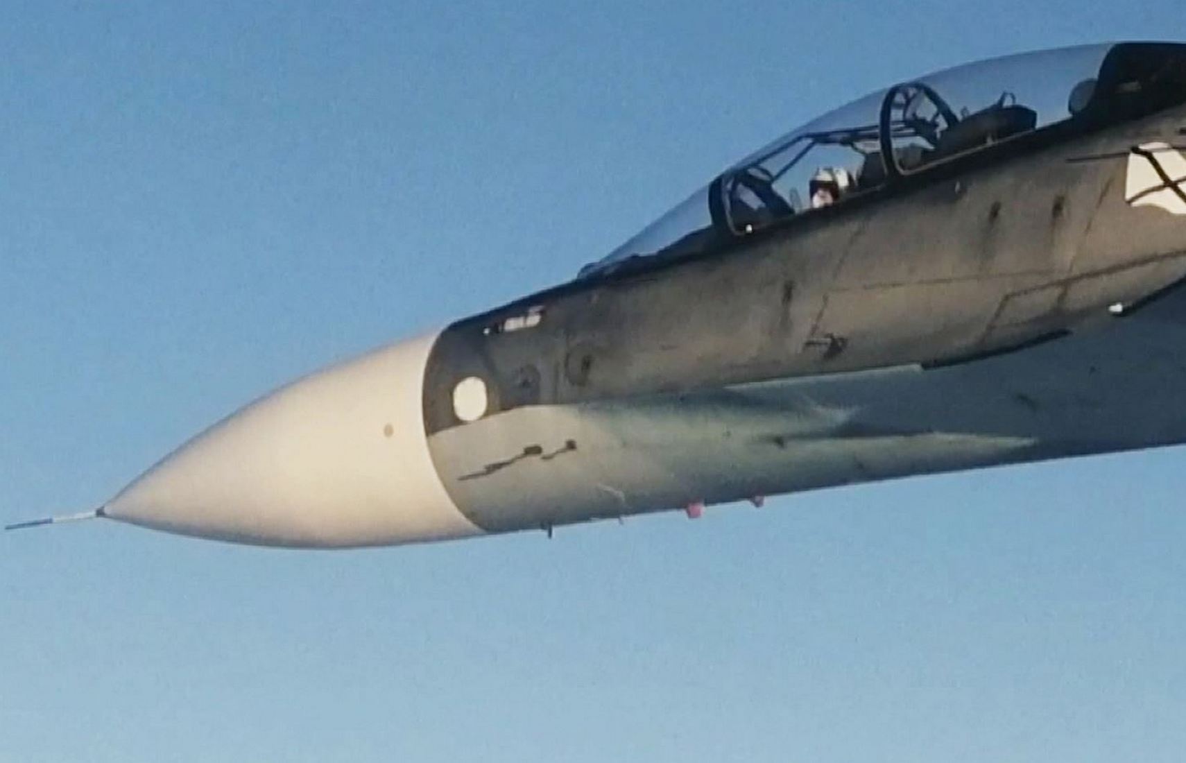 Российский Су-30 сопроводил самолет ВВС США над Черным морем — Минобороны