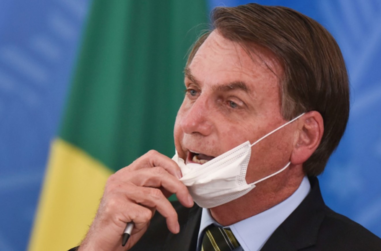 YouTube удалил видео президента Бразилии из-за дезинформации о COVID-19