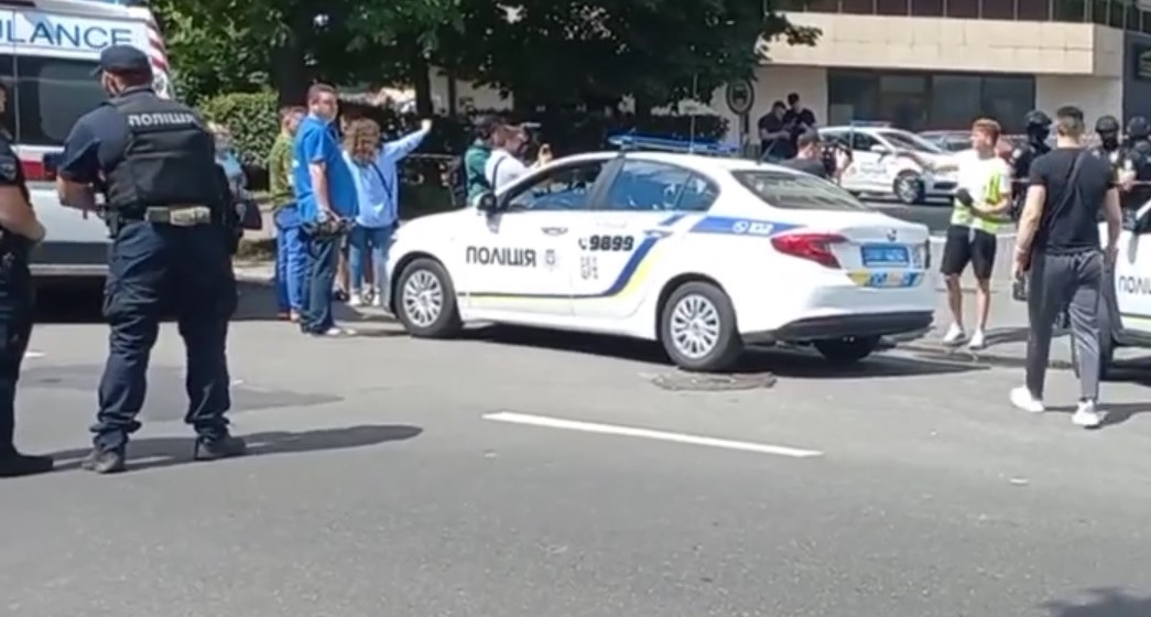В Киеве произошла стрельба, ранены двое полицейских – СМИ