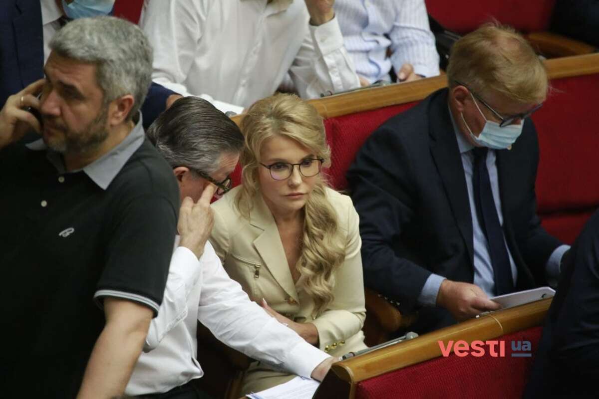 Тимошенко пришла в Раду с новой прической (фото) - 1 - изображение