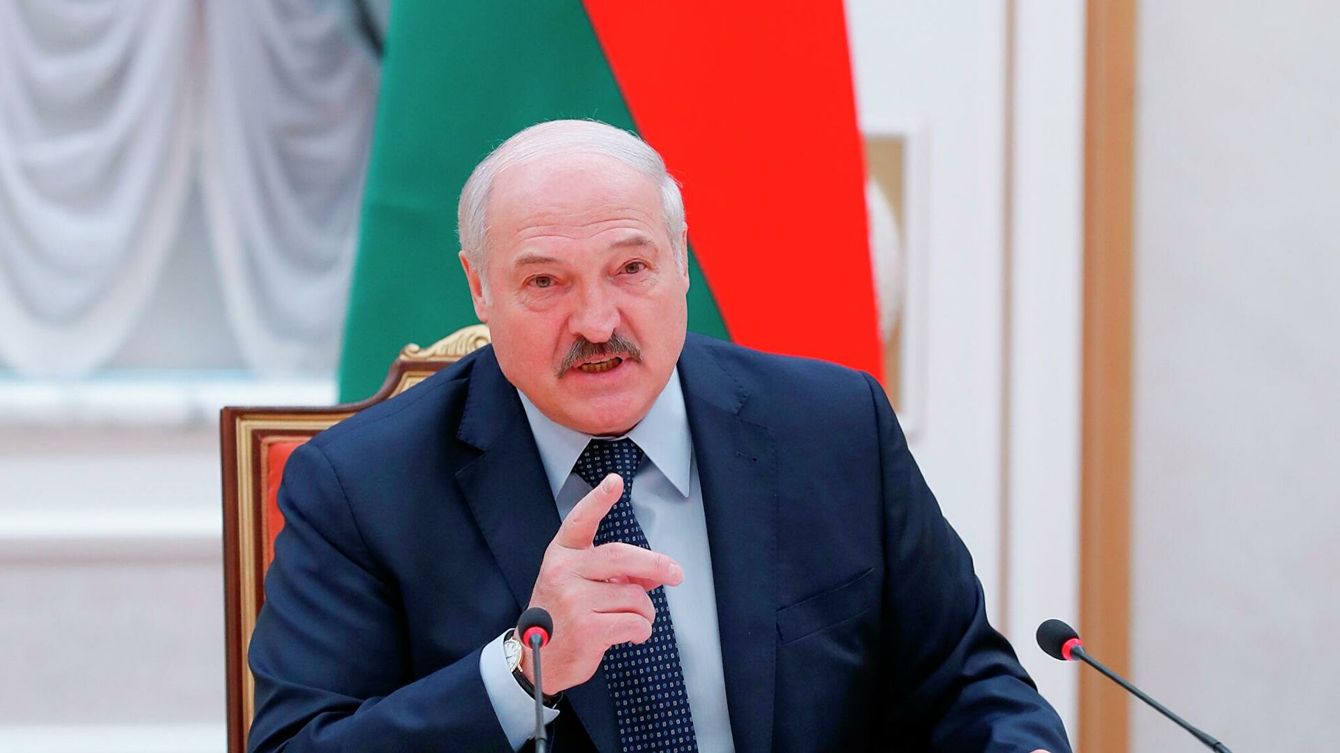 Лукашенко: чем в Польше клубнику собирать, так лучше здесь криптовалюту майнить