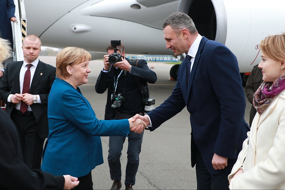 Кличко будет агитировать за кандидата от блока Меркель на выборах в Германии