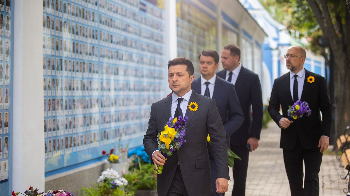 День памяти защитников Украины: Зеленский почтил павших (фото)