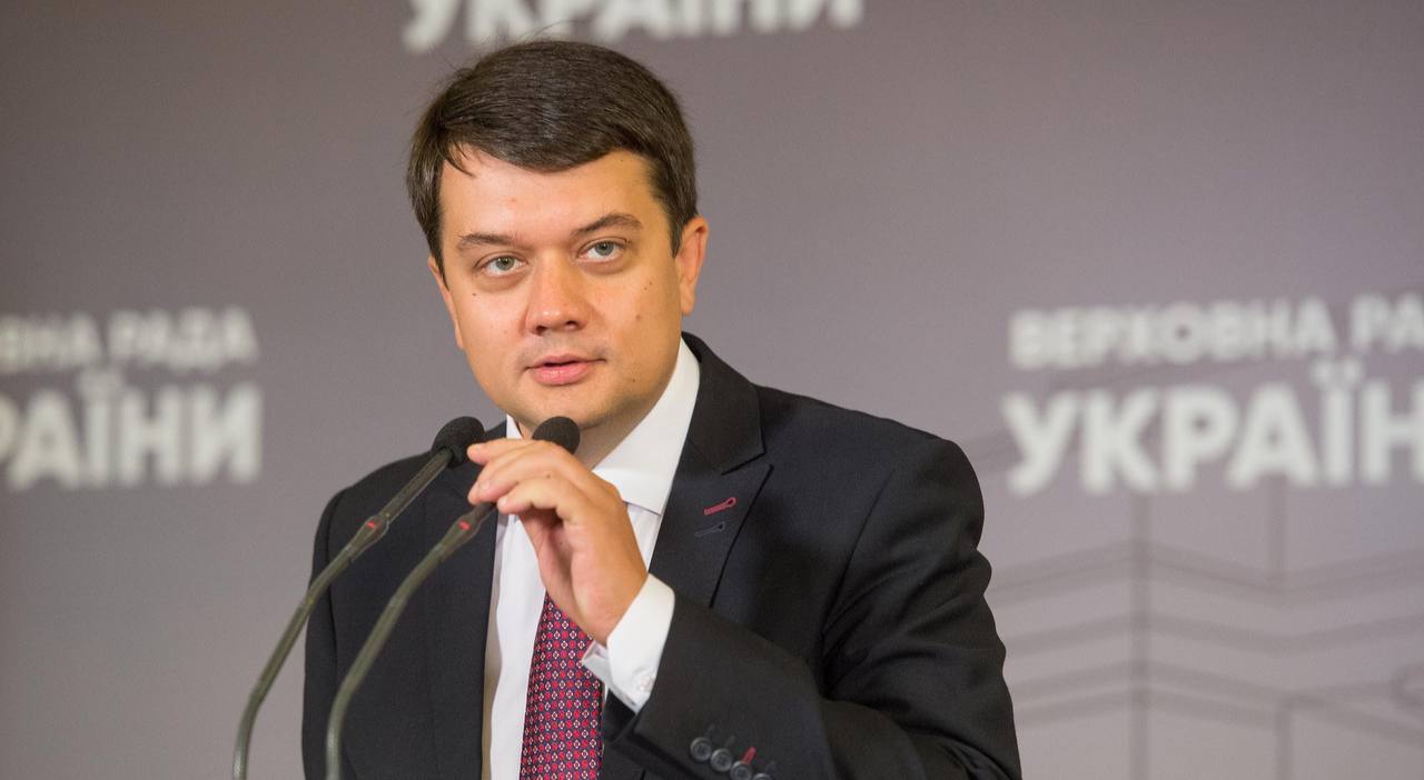 Разумков прокомментировал слова Зеленского о том, что сторонникам России следует покинуть страну