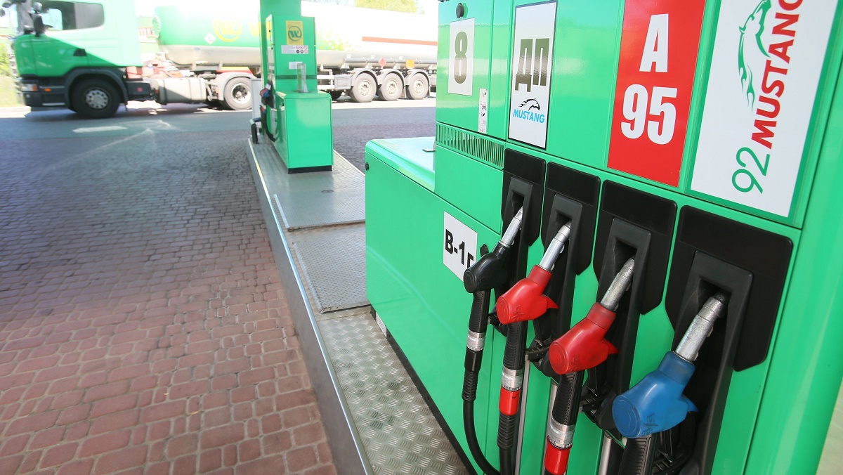 Минэкономики снова снизило цены на бензин