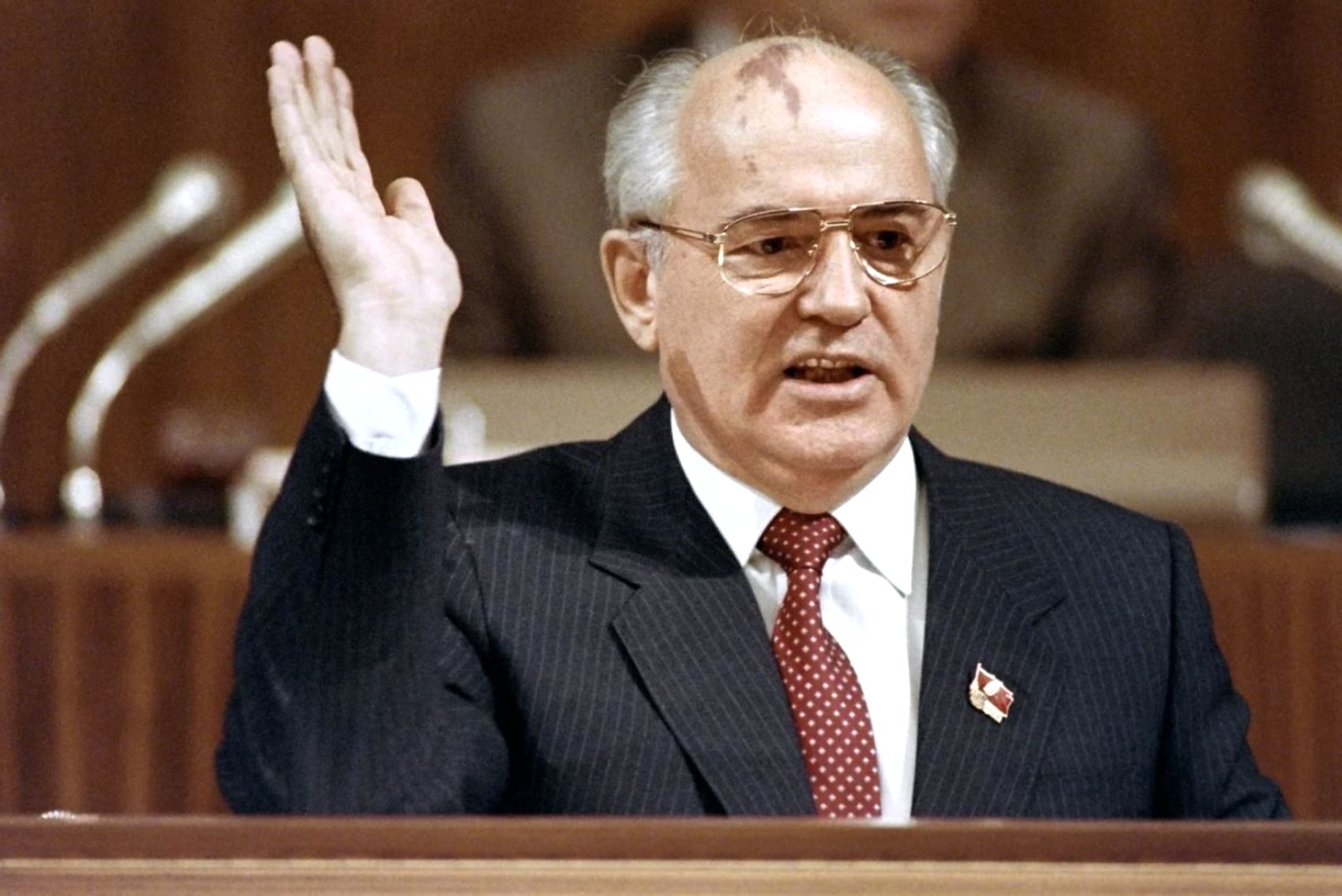 Шведы поблагодарили Горбачёва за развал СССР