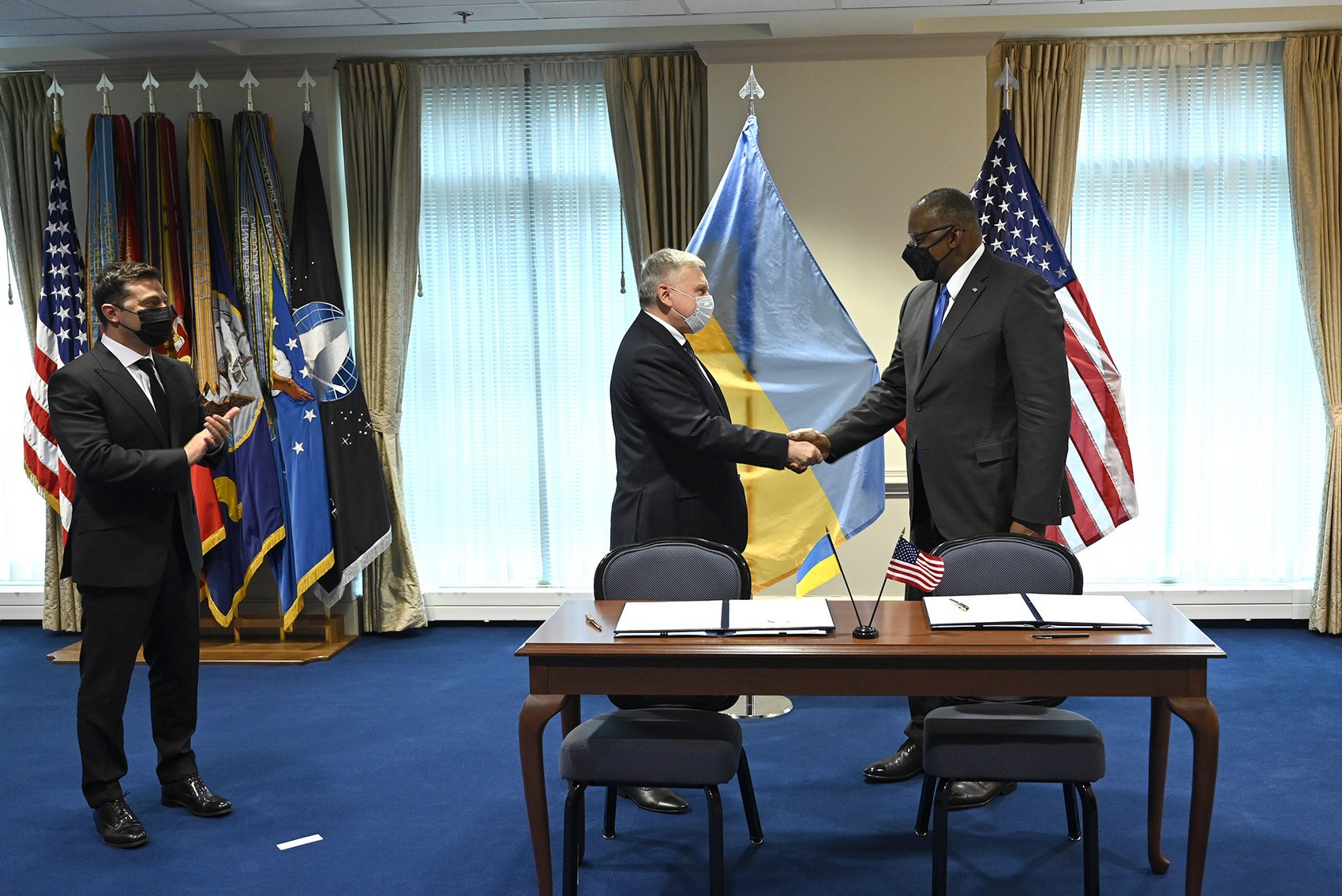 Подписано соглашение Украины и США о стратегическом оборонном партнёрстве: Зеленский опубликовал фото из Пентагона