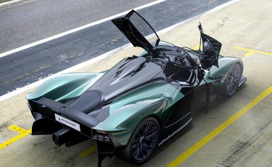 Страсть и эмоции: Aston Martin представил новый суперкар Valkyrie Spider (фото) - 4 - изображение