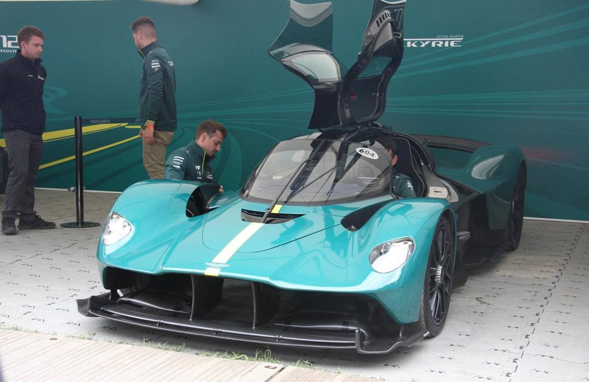 Страсть и эмоции: Aston Martin представил новый суперкар Valkyrie Spider (фото) - 2 - изображение