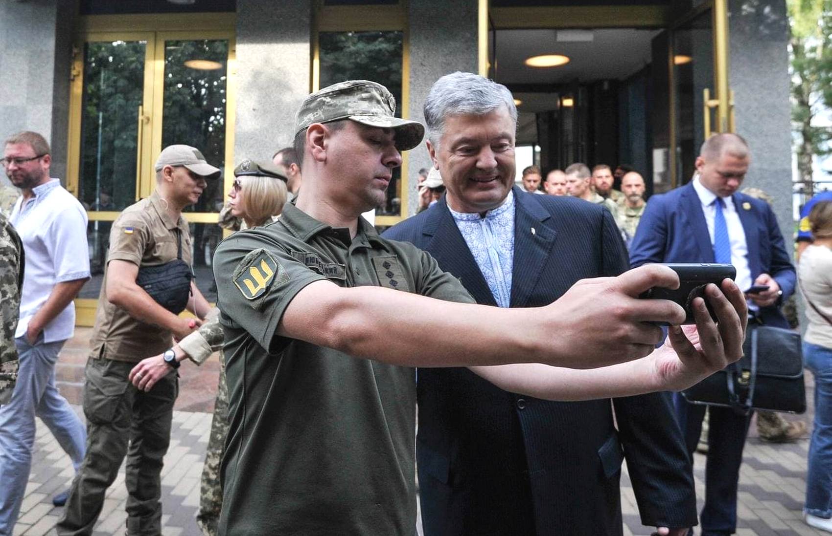 Порошенко облили зелёнкой в центре Киева (видео)