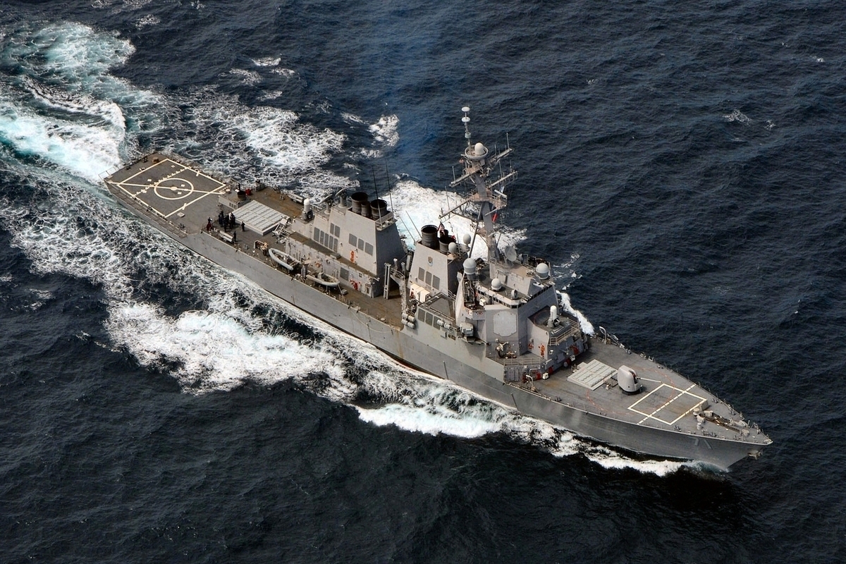 Американский эсминец Ross подвергся налёту «невидимой» российской авиации в Чёрном море