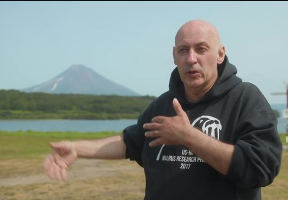 «Успел вдохнуть воздух». Турист рассказал, как он спасся после крушения Ми-8 на Камчатке
