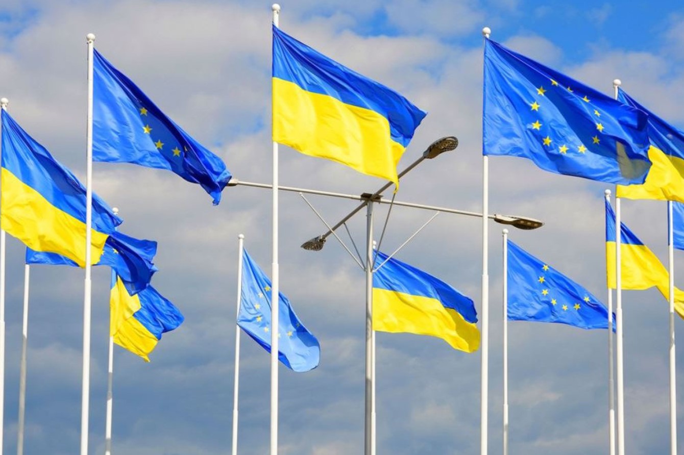 Ес украинцах. Украина Евросоюз. Украина и Европейский Союз. Флаг Украины. Вступление Украины в Евросоюз.