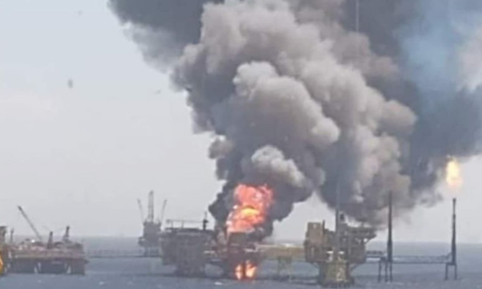 В Мексиканском заливе произошел взрыв на нефтяной платформе: 15 пострадавших (фото, видео)