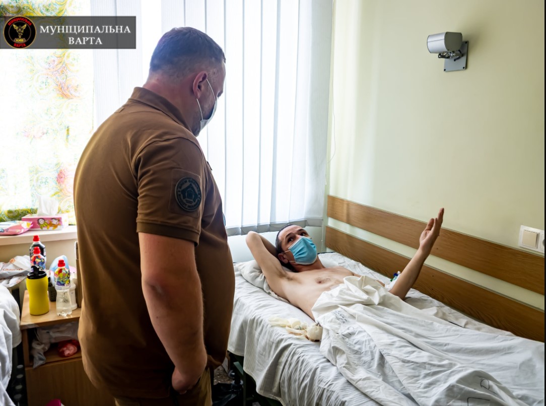 В Киеве ранили ножом сотрудника «Муниципальной варты»