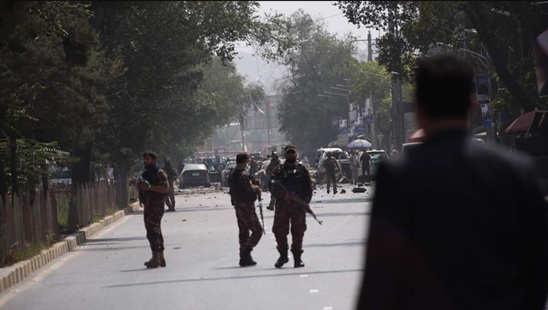 В Афганистане взорвали авто и напали на дом министра обороны: 8 погибших, более 20 раненых