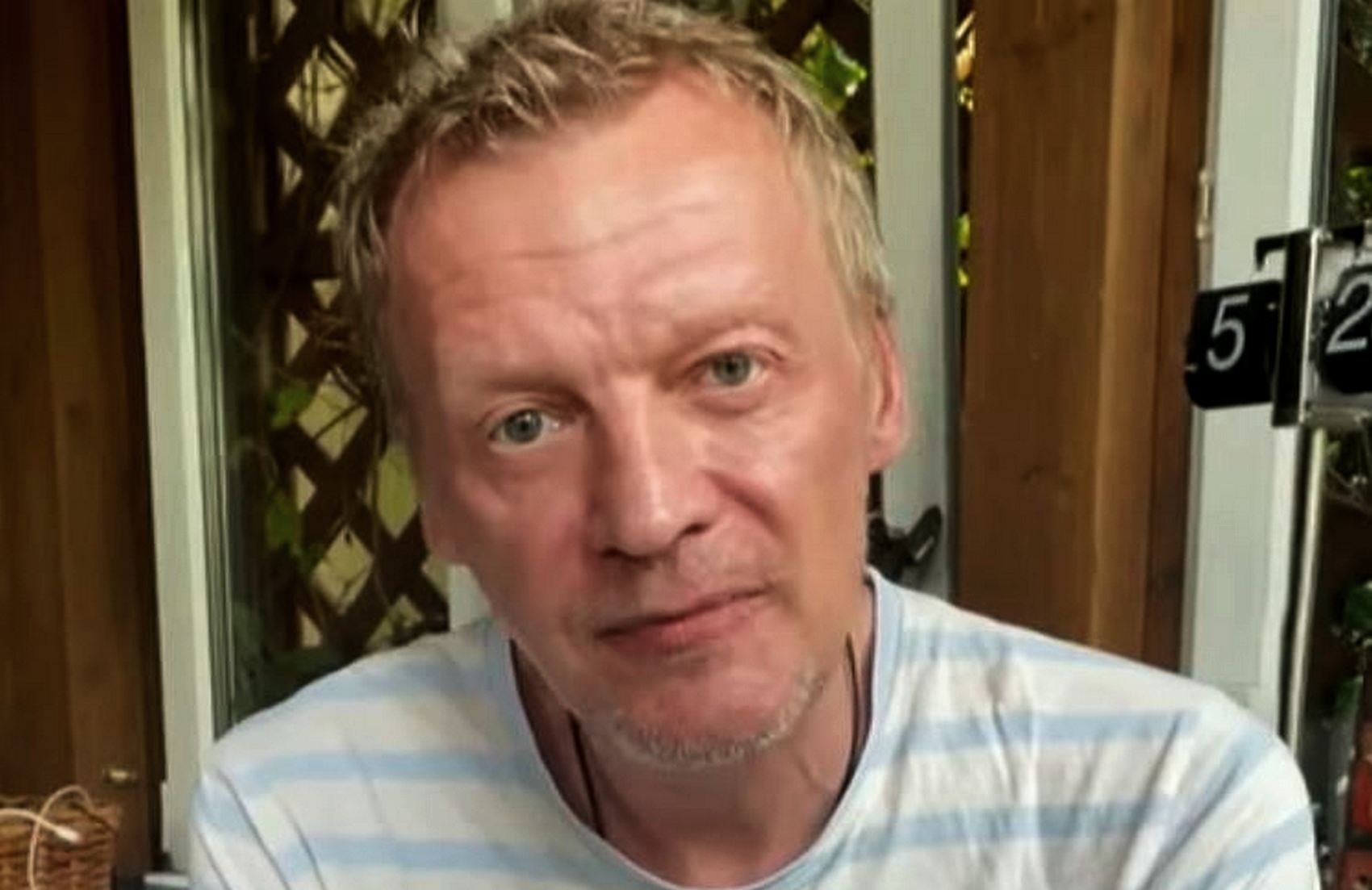 Алексей Серебряков пожаловался на мошенников и обратился за помощью к поклонникам (видео)