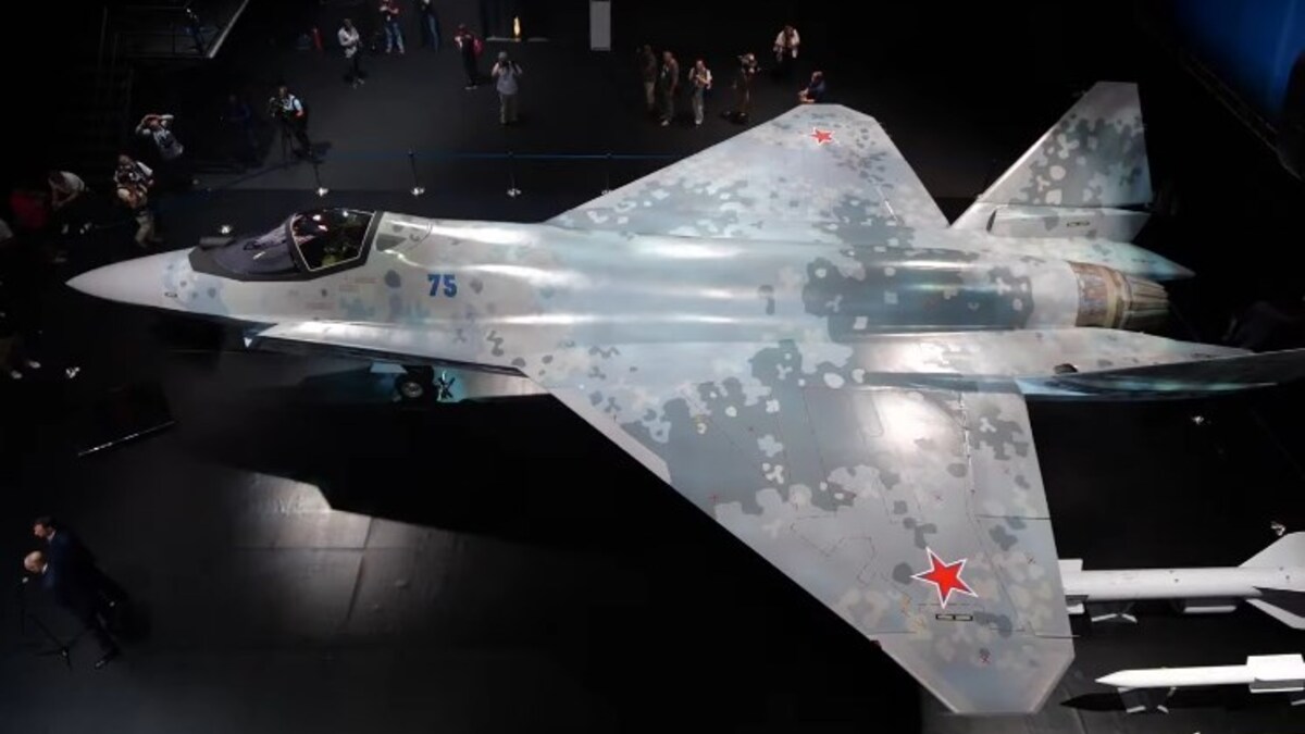 В США сравнили российский Су-75 с китайским J-10C