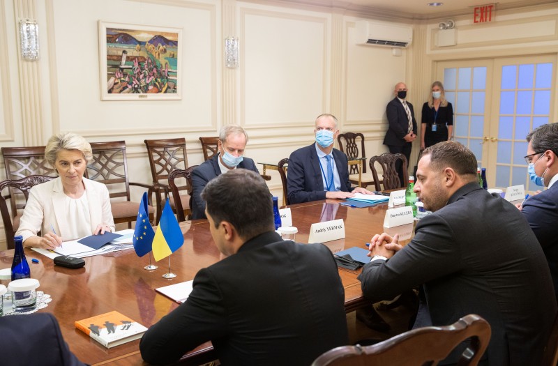 Зеленский в США обсудил с главой Еврокомиссии ситуацию в Крыму и «Северный поток — 2» (фото) - 1 - изображение