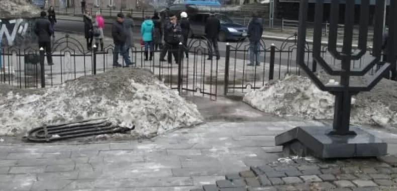 «Смерть ж*дам» и Sieg Heil: как в Украине оскверняют еврейские памятники, пока власти бездействуют - 4 - изображение