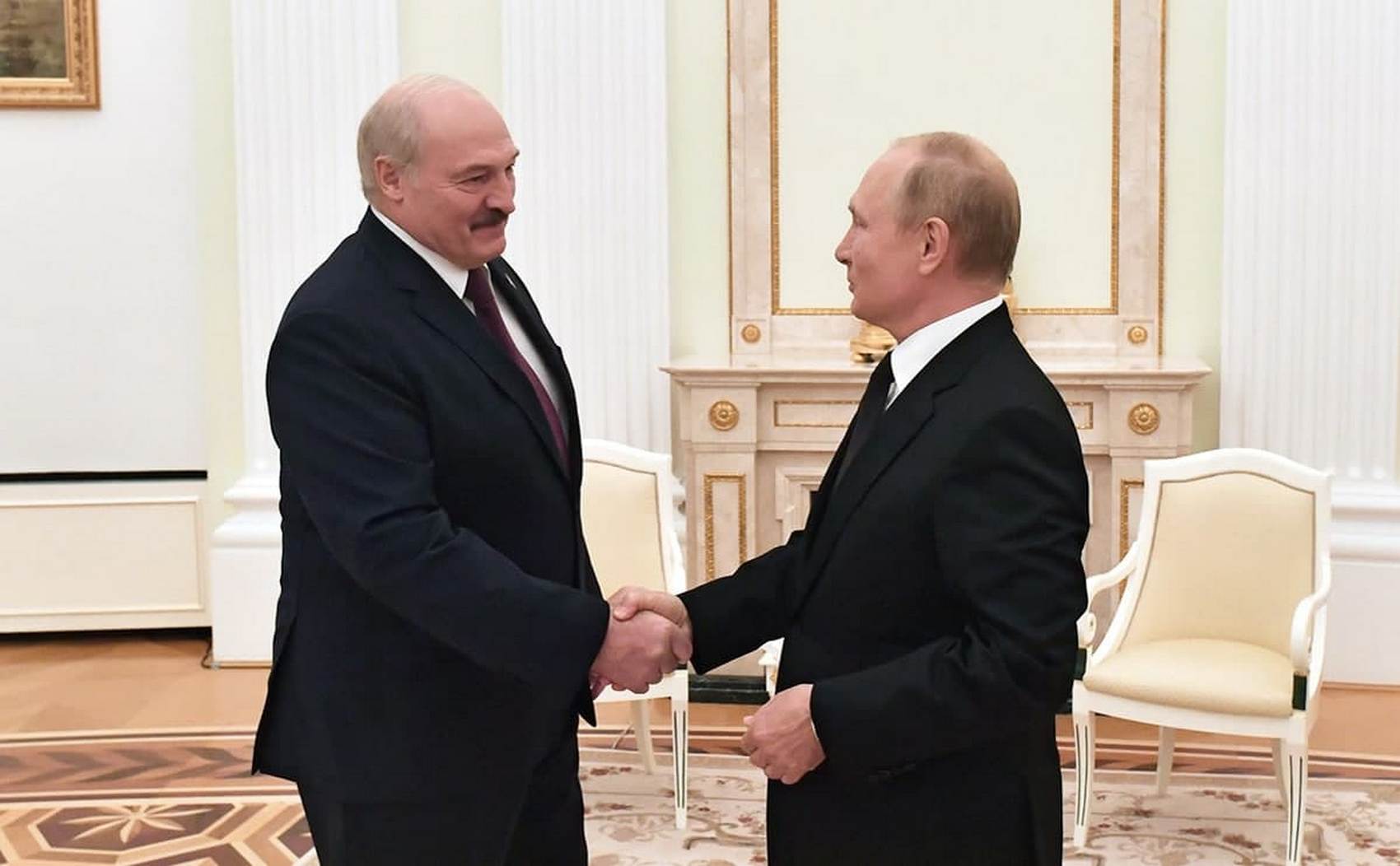 Россия выделит Минску 640 миллионов долларов финансовой поддержки