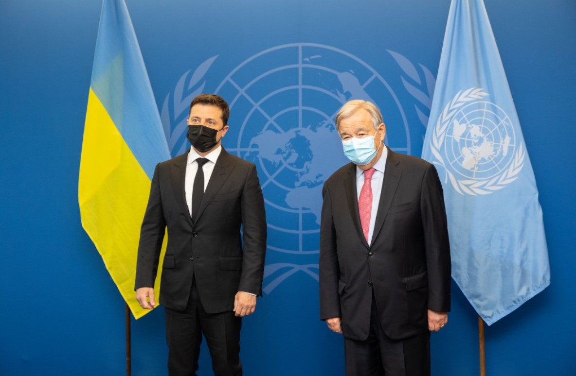 Зеленский передал генсеку ООН список украинцев, удерживаемых на Донбассе, в Крыму и РФ