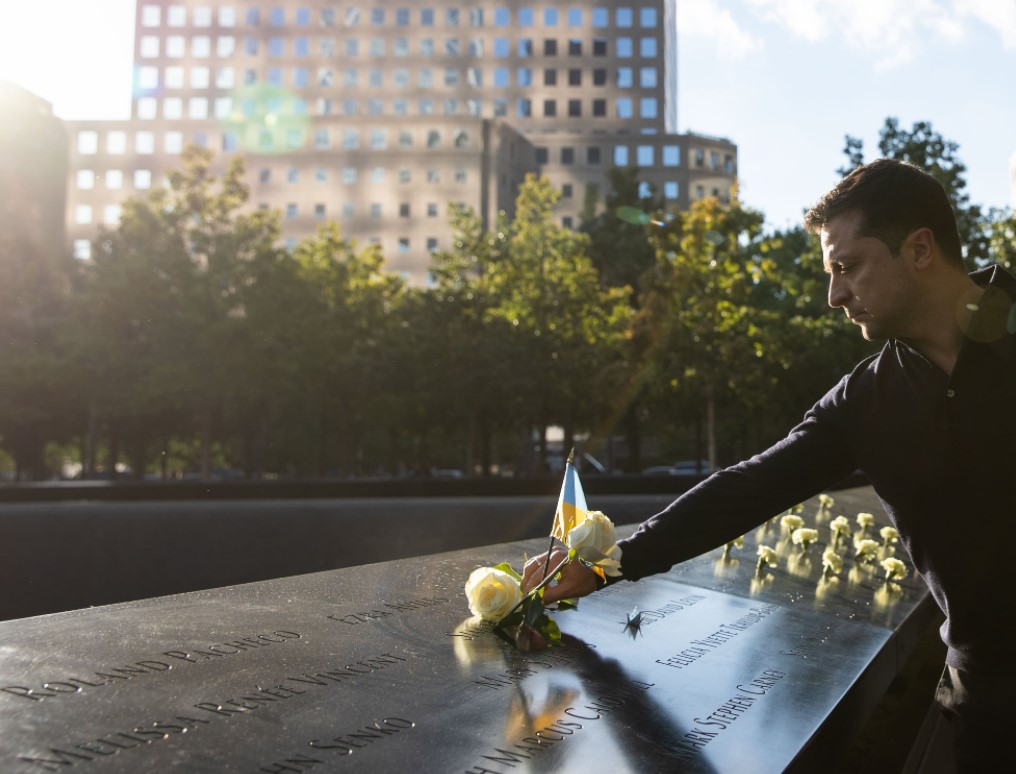 Зеленский почтил в Нью-Йорке память жертв теракта 11 сентября (фото)