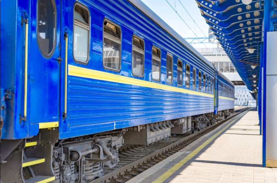 «Пытался расставить ноги и целовать». Пассажирка «Укрзализныци» заявила о попытке изнасилования в поезде