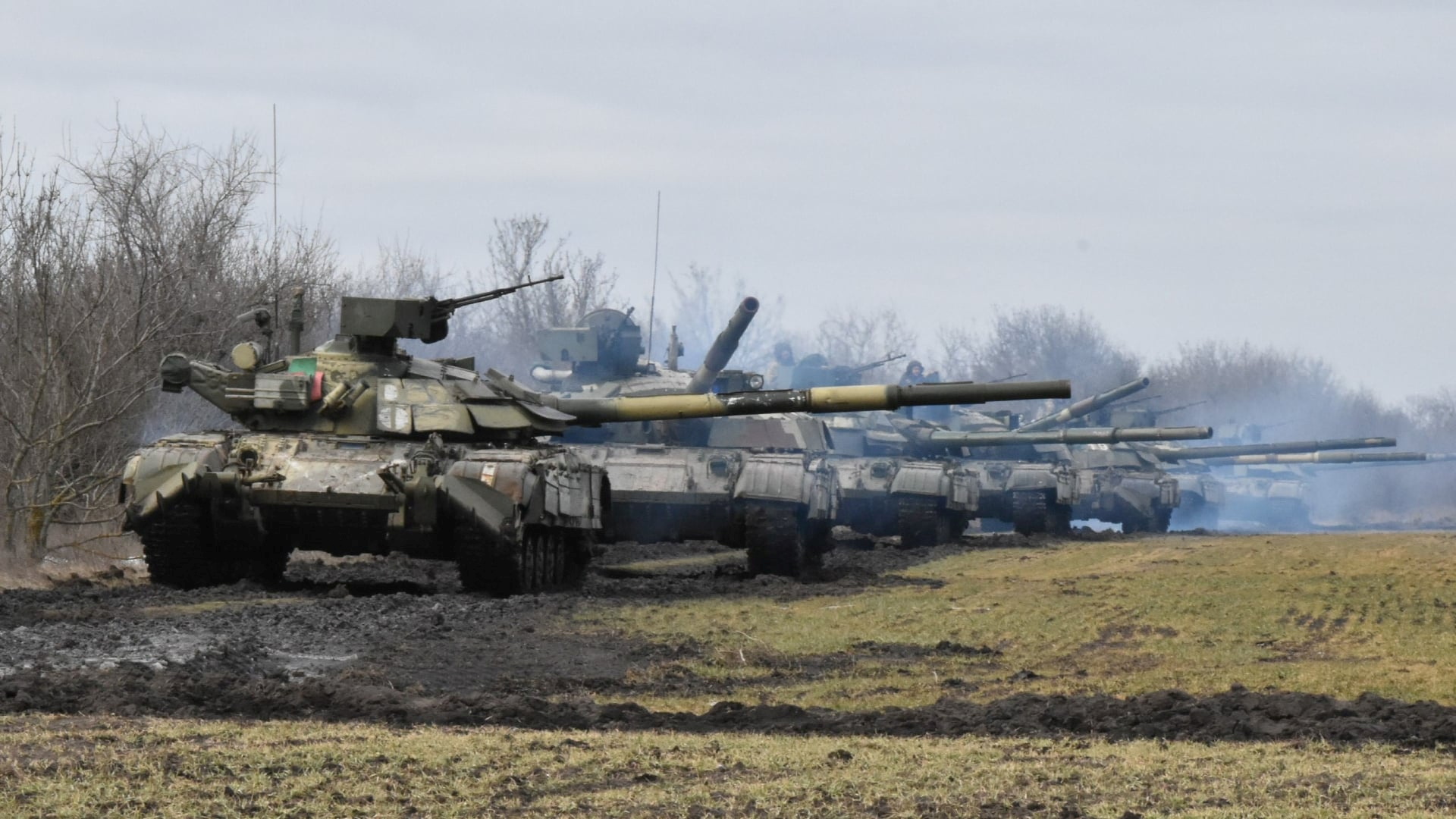 Видео на границе с украиной. Танк т72 на Украине. Т-64 Украина. Т-72б на Украине. Танк т 80 на Украине.