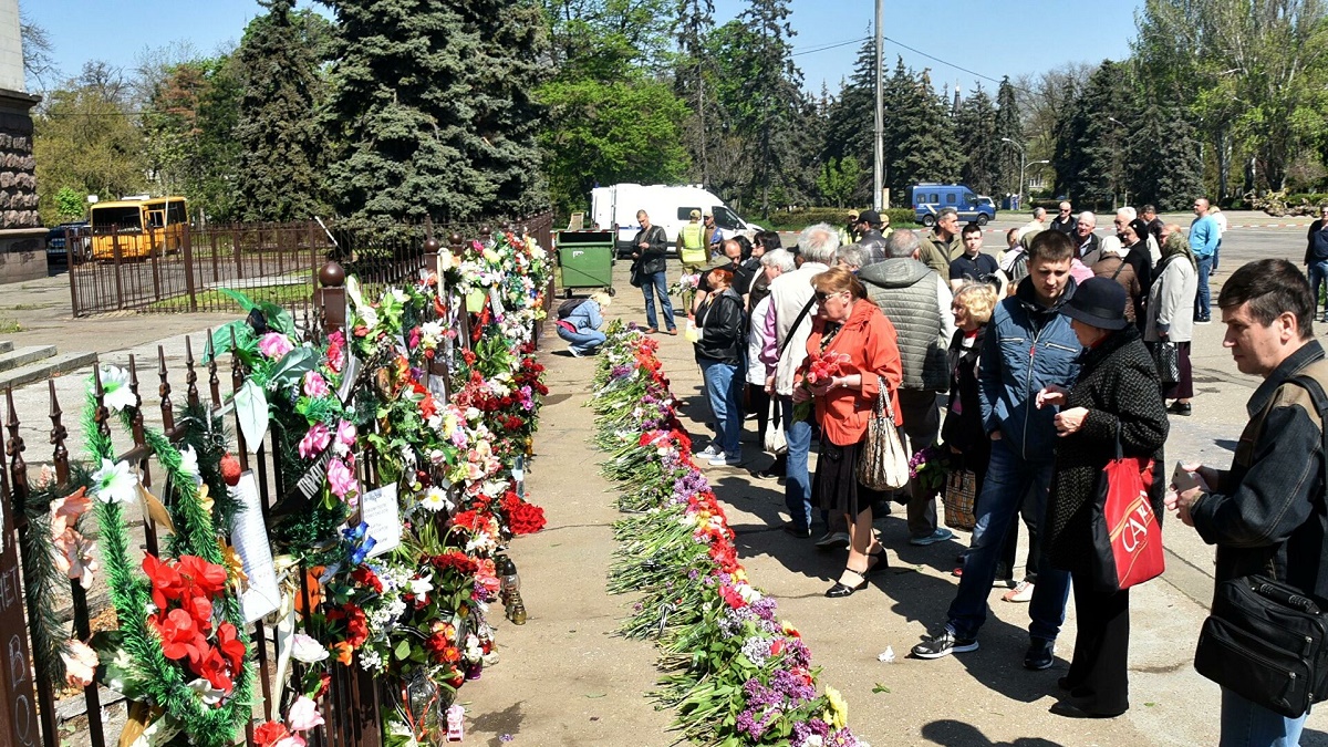 В Одессе неизвестные подожгли мемориал погибшим 2 мая (фото)
