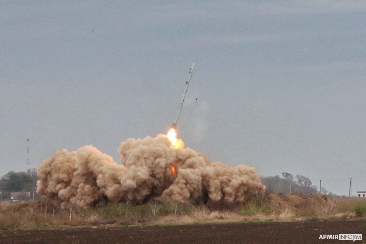 Под Одессой испытали новую ракетную систему (видео, фото) - 5 - изображение