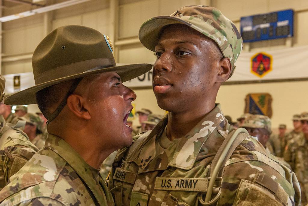 Армия США выявила проблемы с психологическим состоянием своих сержантов-инструкторов