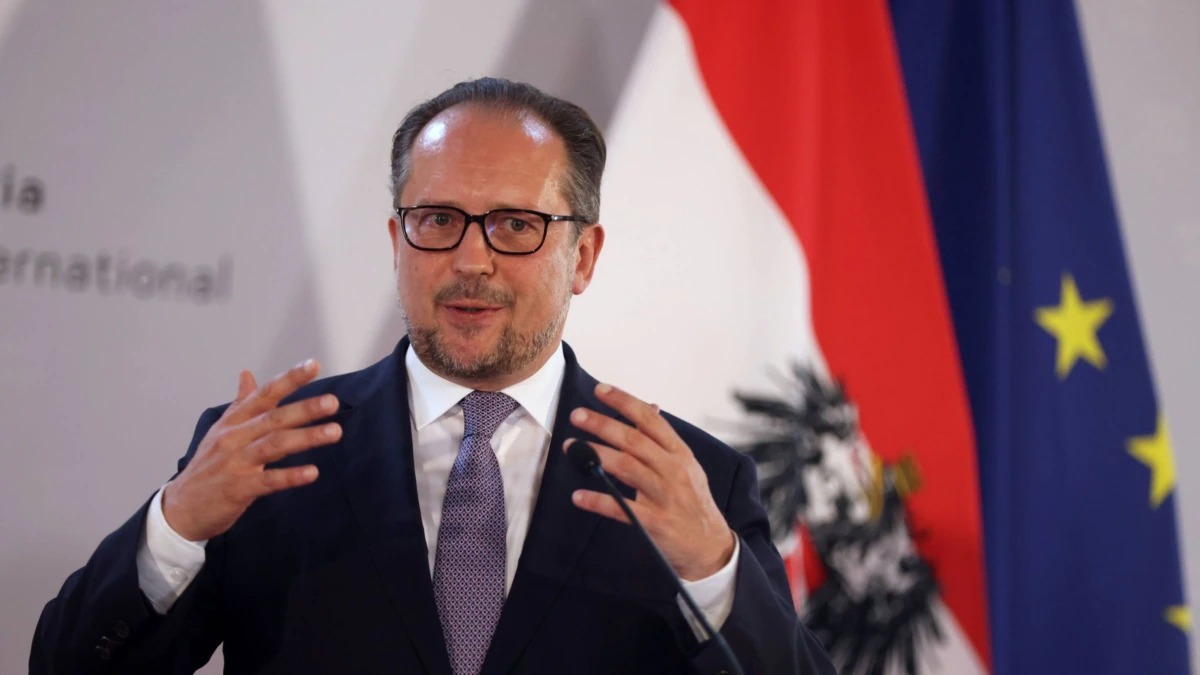 В Австрии принял присягу новый канцлер, его кандидатуру предложил Курц