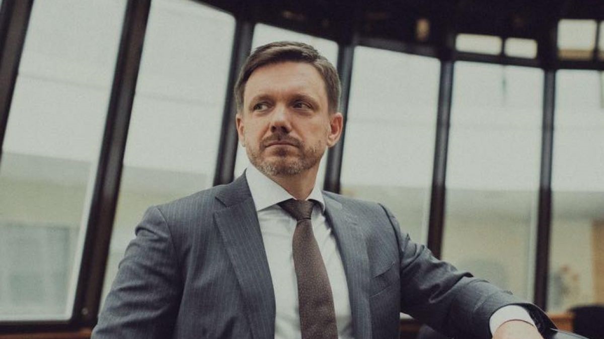 Мецгер написал заявление об уходе с должности главы «Укрэксимбанка»