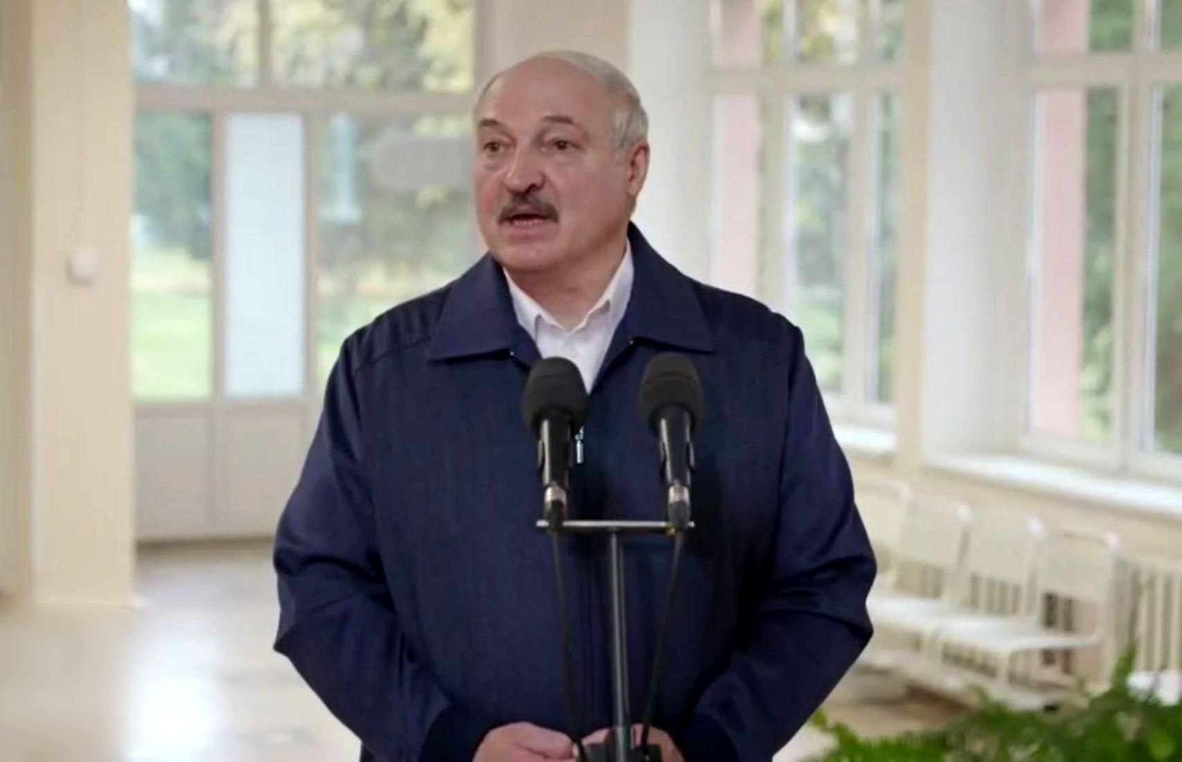 Лукашенко: COVID-19 подавил грипп и онкологию (видео)