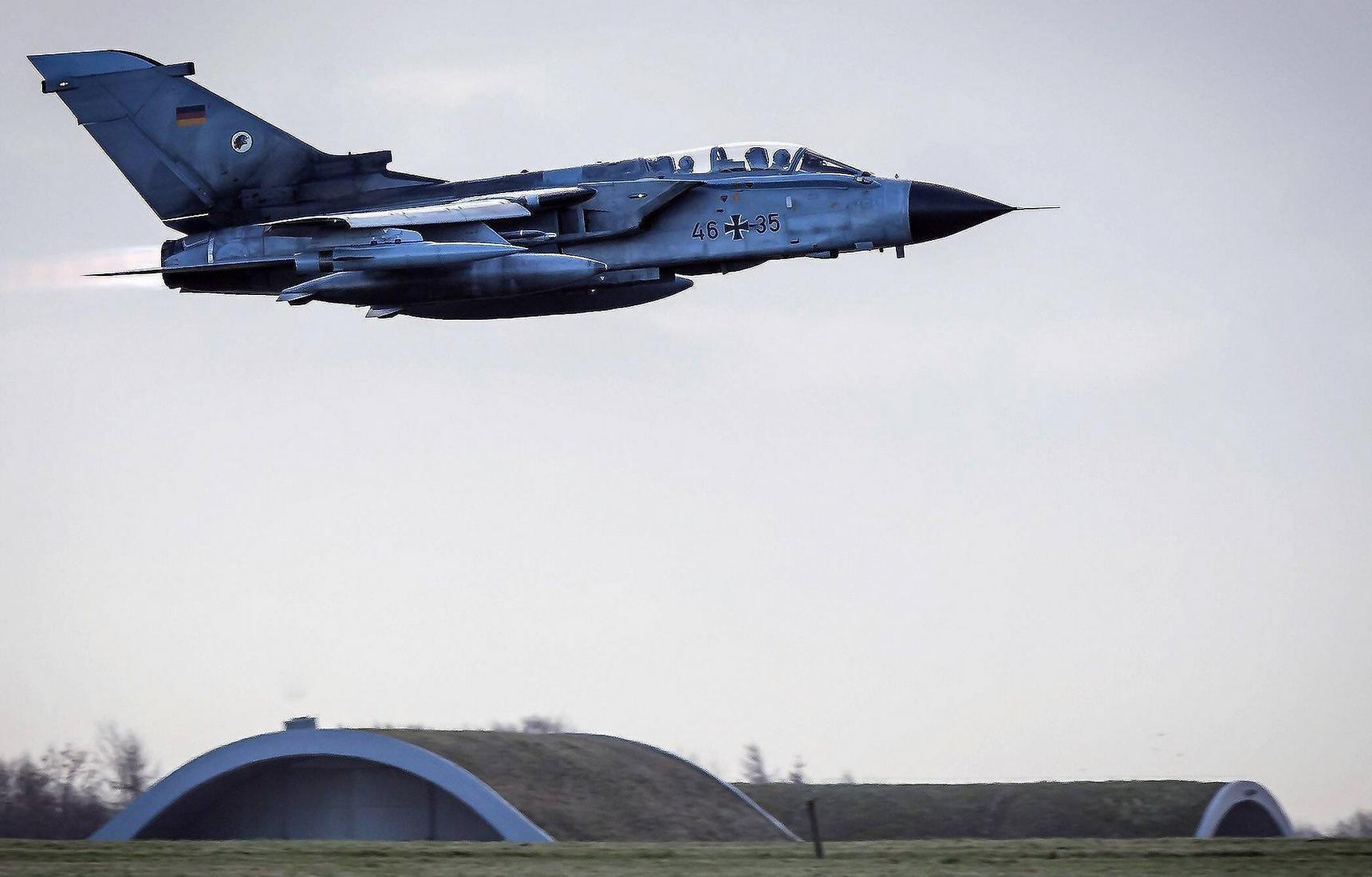 НАТО проводит учения с использованием истребителей, оснащённых ядерным оружием