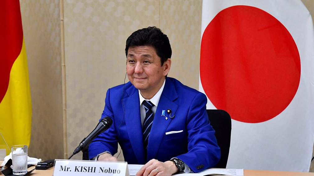«Вторжение может произойти так же, как в Крыму»: глава Минобороны Японии пожаловался на российские методы ведения войны