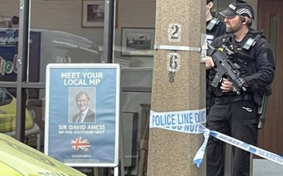 В церкви зарезали британского депутата-консерватора (фото, видео)