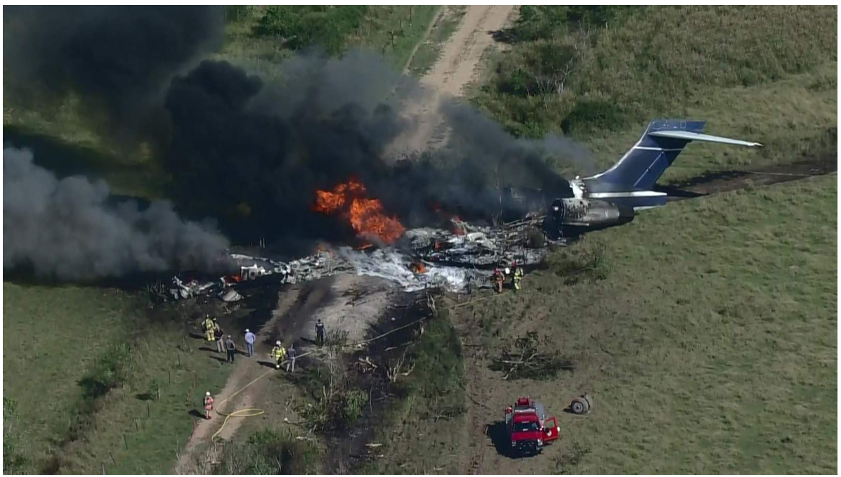 В Техасе разбился самолет с 21 пассажиром на борту (фото, видео) - 2 - изображение