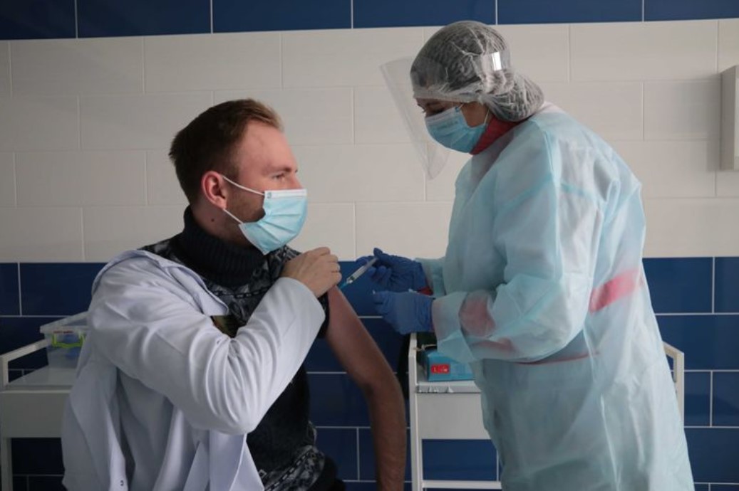 В Украине хотят рекомендовать бустерную COVID-вакцинацию