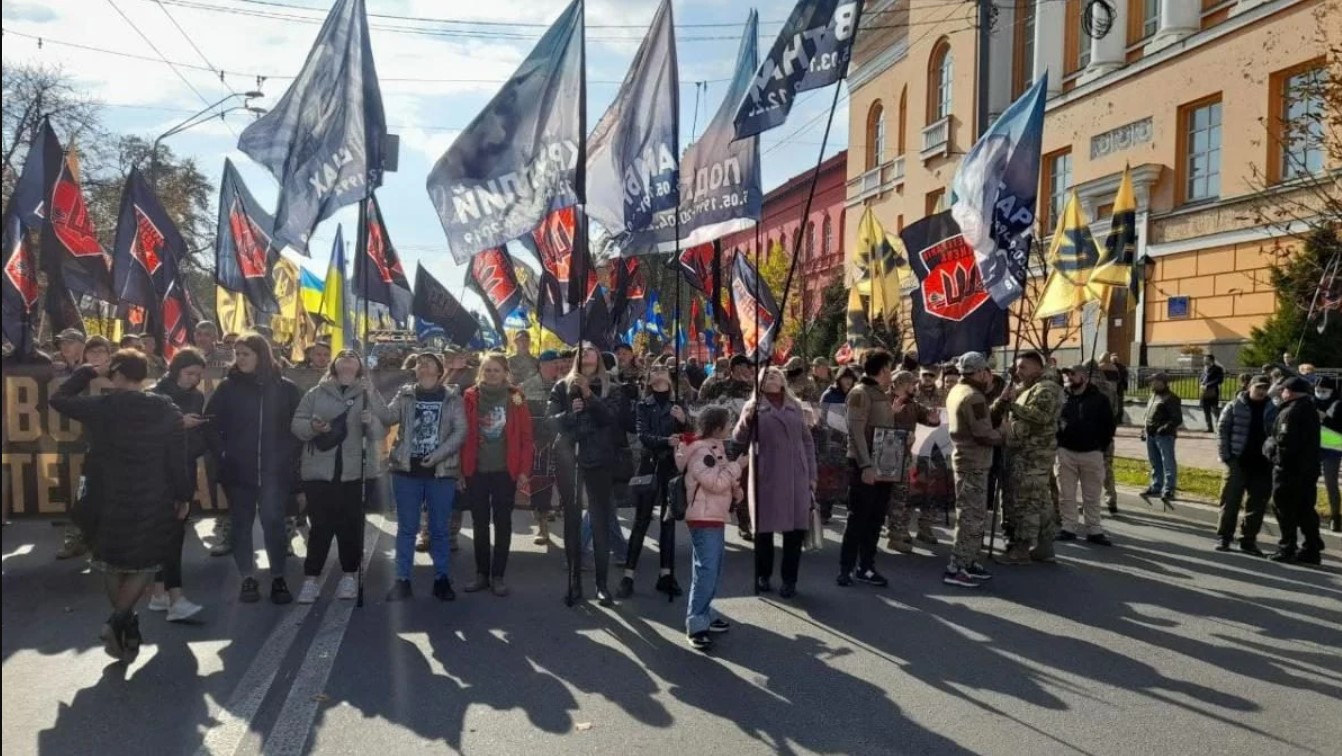 В центре Киева проходит Марш славы УПА (фото, видео) - 4 - изображение