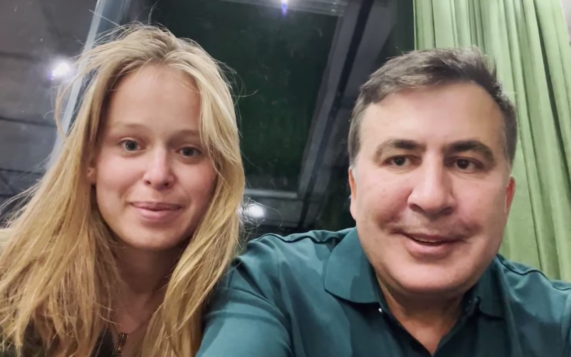Жена Саакашвили отреагировала на роман политика с Ясько