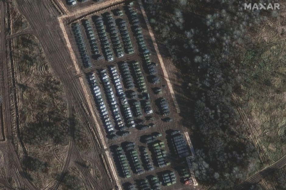 Politico показало спутниковые фото войск РФ «на границе с Украиной»