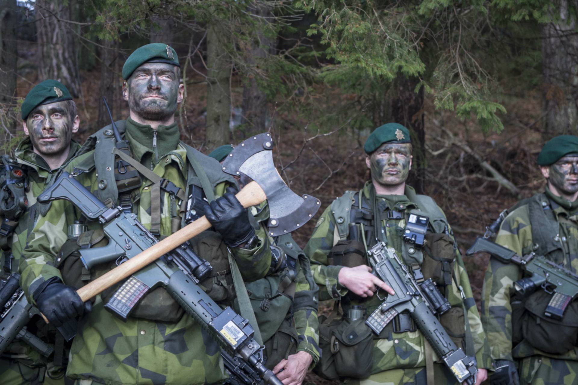 «Из-за сосредоточения российских войск на границе»: Швеция выразила готовность отправить своих солдат в Украину